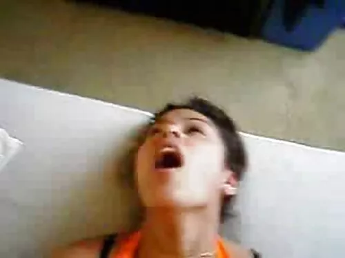 وشم أمي كبيرة الصدر  ...