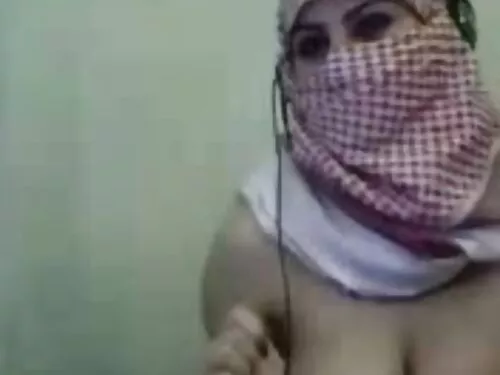 تفتح الأم مفلس كورتن ...
