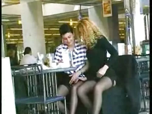 شقراء شابة جيدة ديكس ...